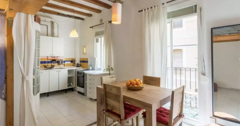 Cozy apartment near the Barceloneta beach