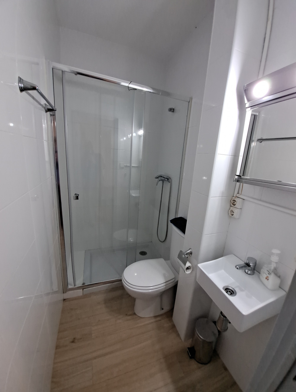Spacious and very bright apartment preview
