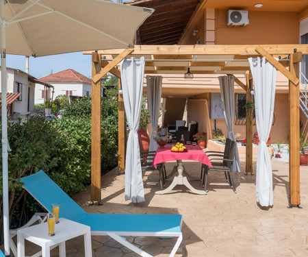 Sunny House with private pool in Chania