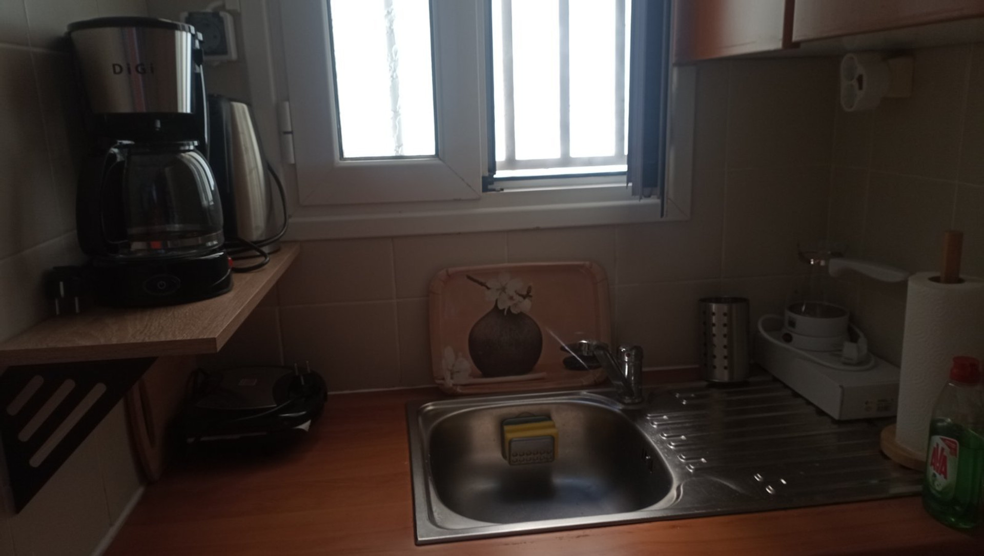 Kitchen sink and countertop