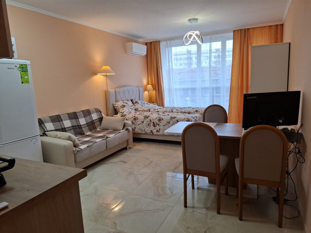 Luxury light Chantrer studio close to sea & center preview