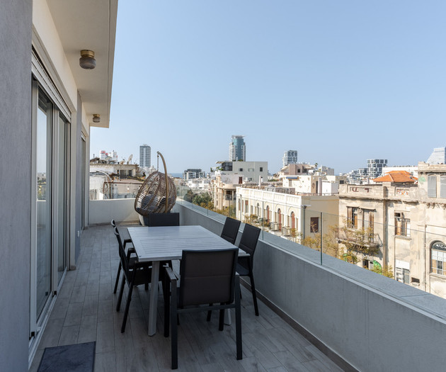 Blueground | Nachalat Binyamin, balcony,nr park-47