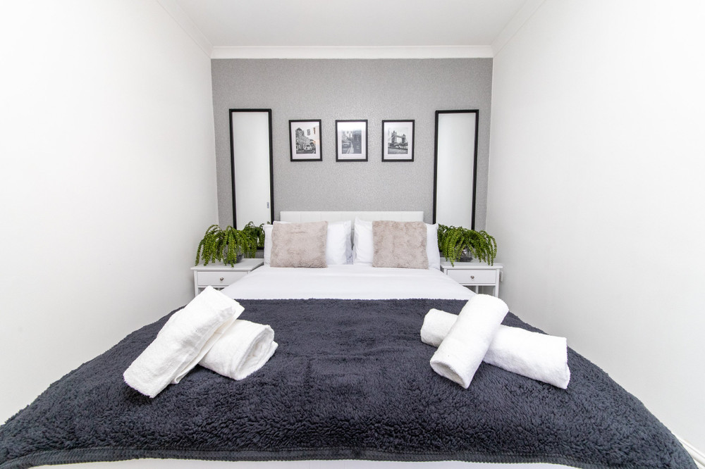 New and Modern 3BR Home Near the River Thames preview