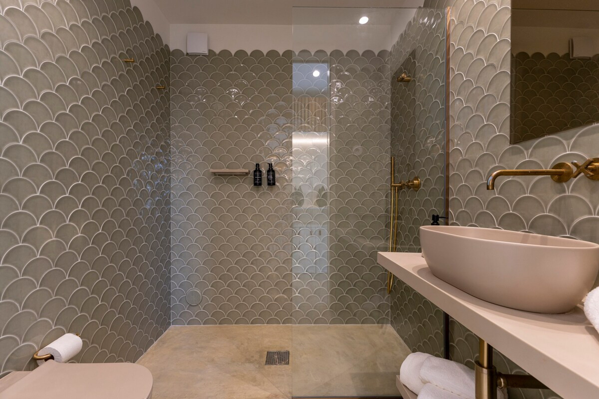Full bathroom