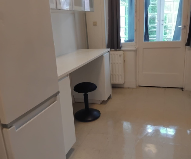 2 bedrooms flat with balcony in Brussels