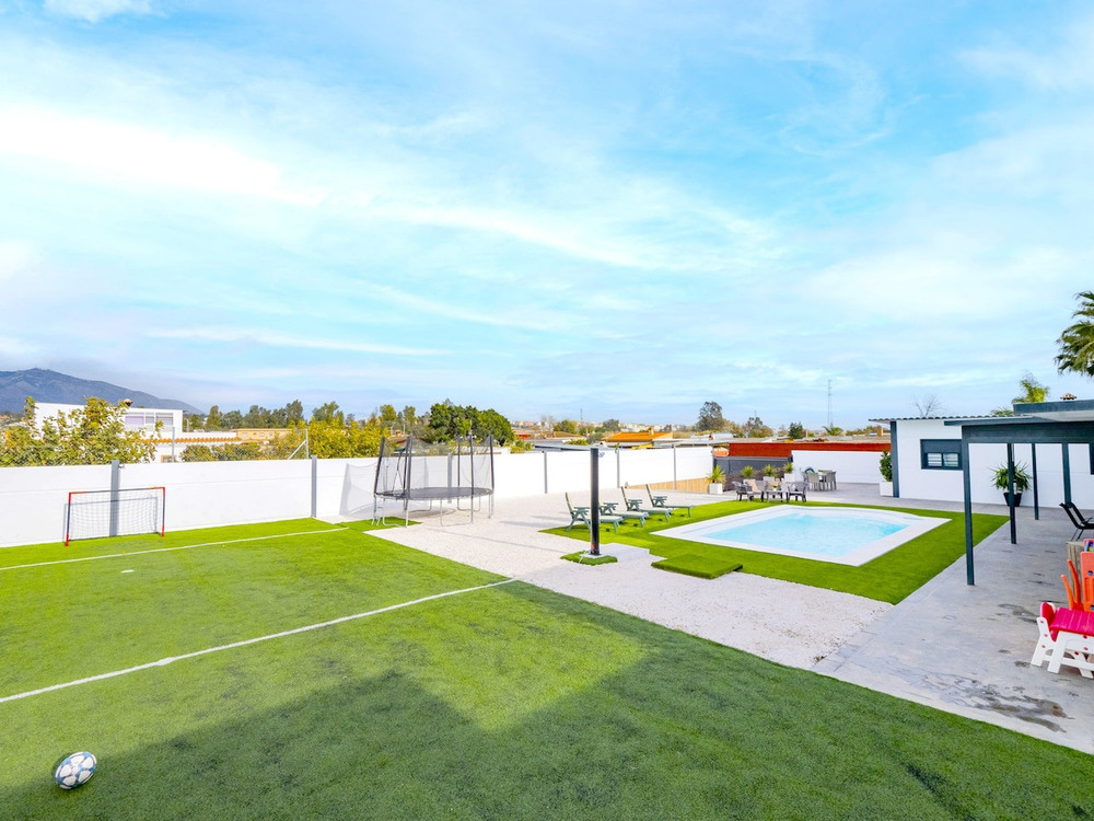 Cubo's Casa Soles & Football field preview