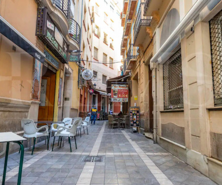 Holidays2Malaga Capitan St renovated with patio