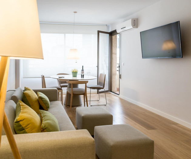 Bright & Elegant 2BR near Mestalla · Seasonal Rent