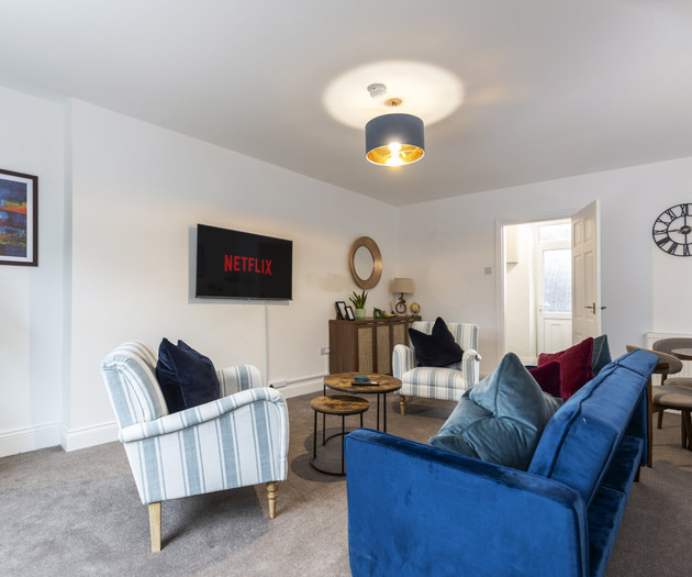 The Cosy Pavilion: Stylish 2BR Free Street Parking