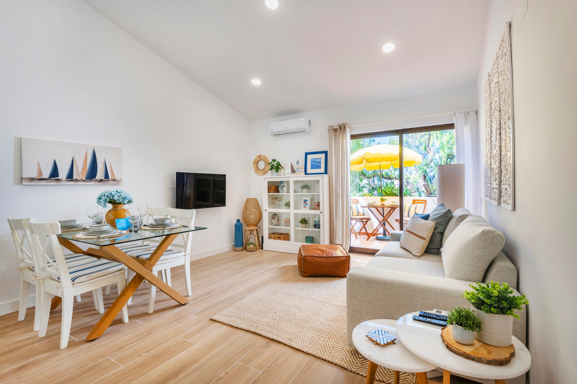 Living and Dining Area with Air Conditioning, Smart TV, Sofa-Bed and Balcony