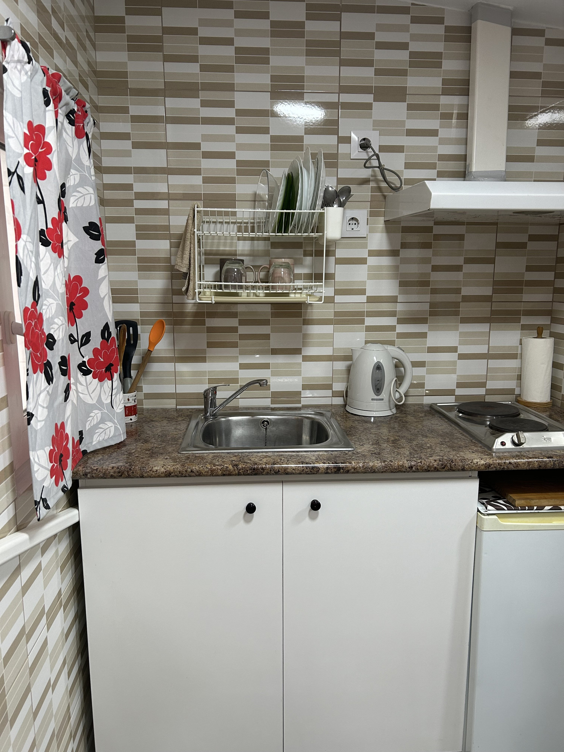 Kitchen sink and countertop