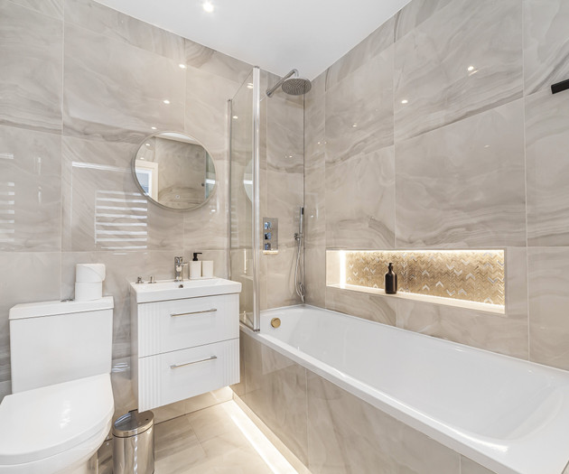 Lux 2BR Penthouse w/ Free Parking Terrace, Wembley