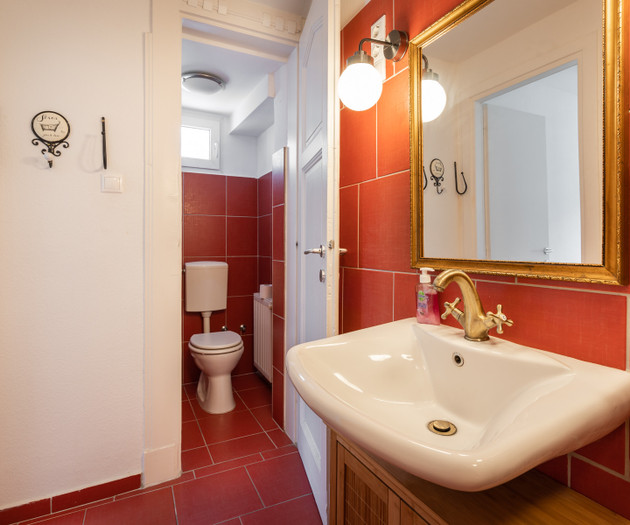 Cozy 2BR flat near Parliament