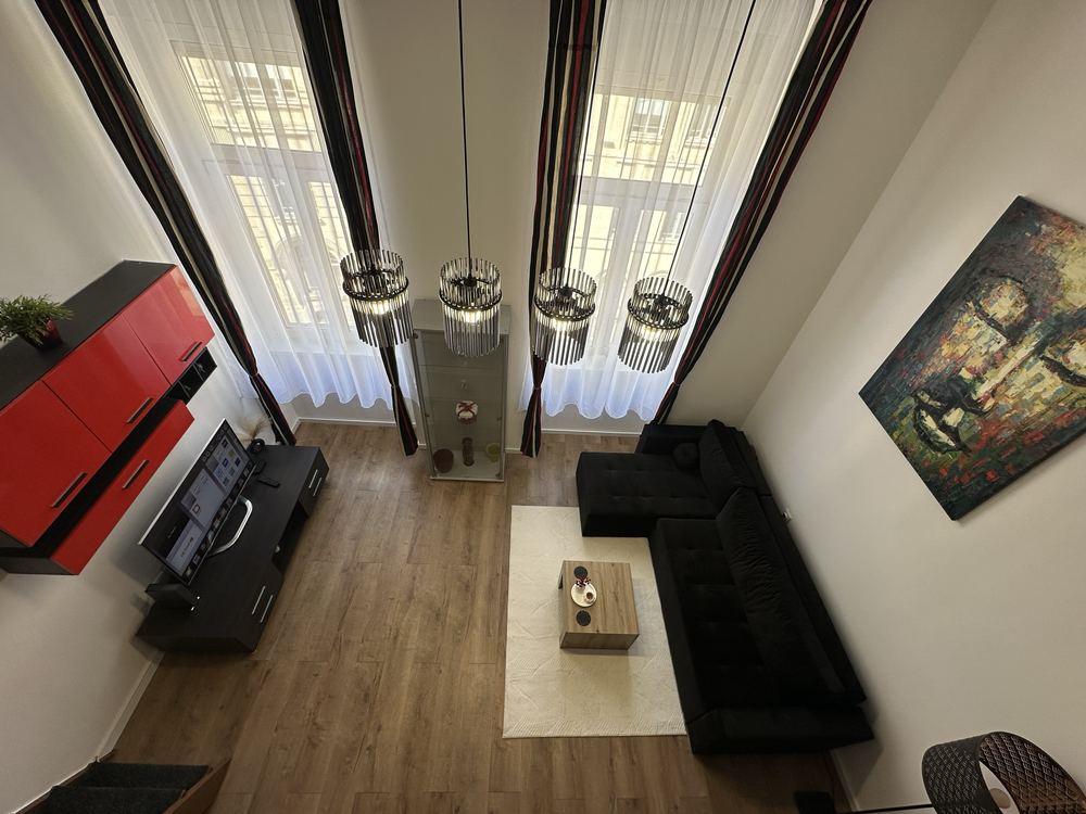 Renovated Designer Loft | City Center 🏡 preview