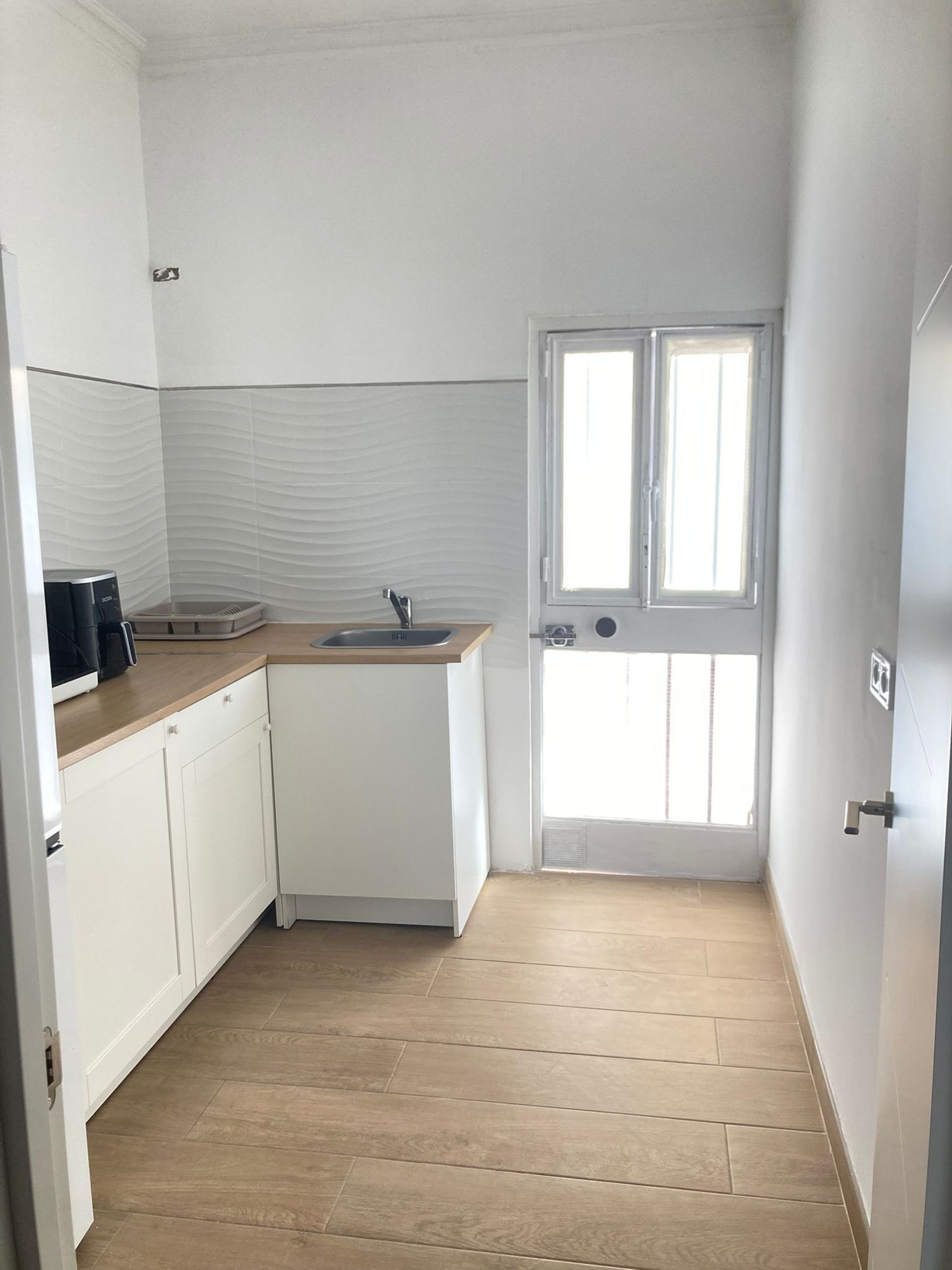 Compact kitchen with sink