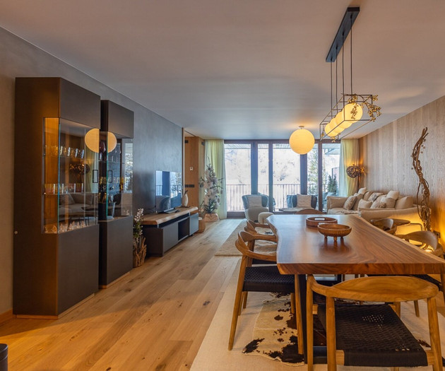Modern Riverfront + Spa & Gym