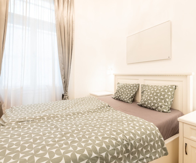 Chic Soho Apartment near Opera