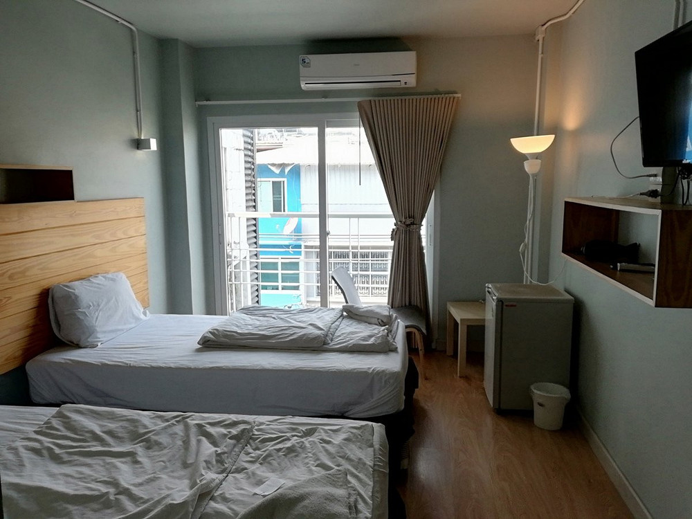 Cozy& Clean Room with Balcony near BTS preview