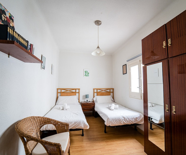 Spacious apartment in Chamberí by beBalmy