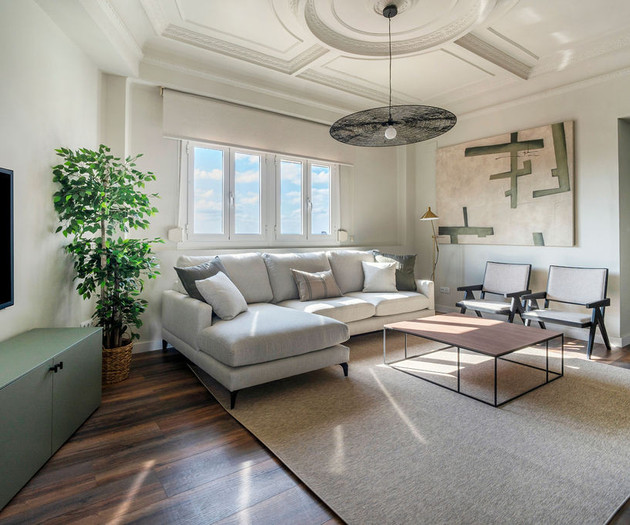 Big apartment with terras, Calle del Hospital 1.28