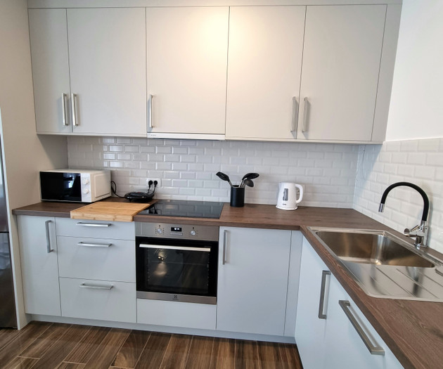 FOR RENT: MODERN TWO-BEDROOM APARTMENT
