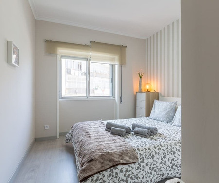 Sweet Cozy Flat w/ Balcony | Central Location