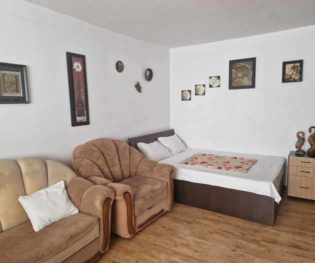 Large Group Accommodation Bucharest, 4 apt,20slips