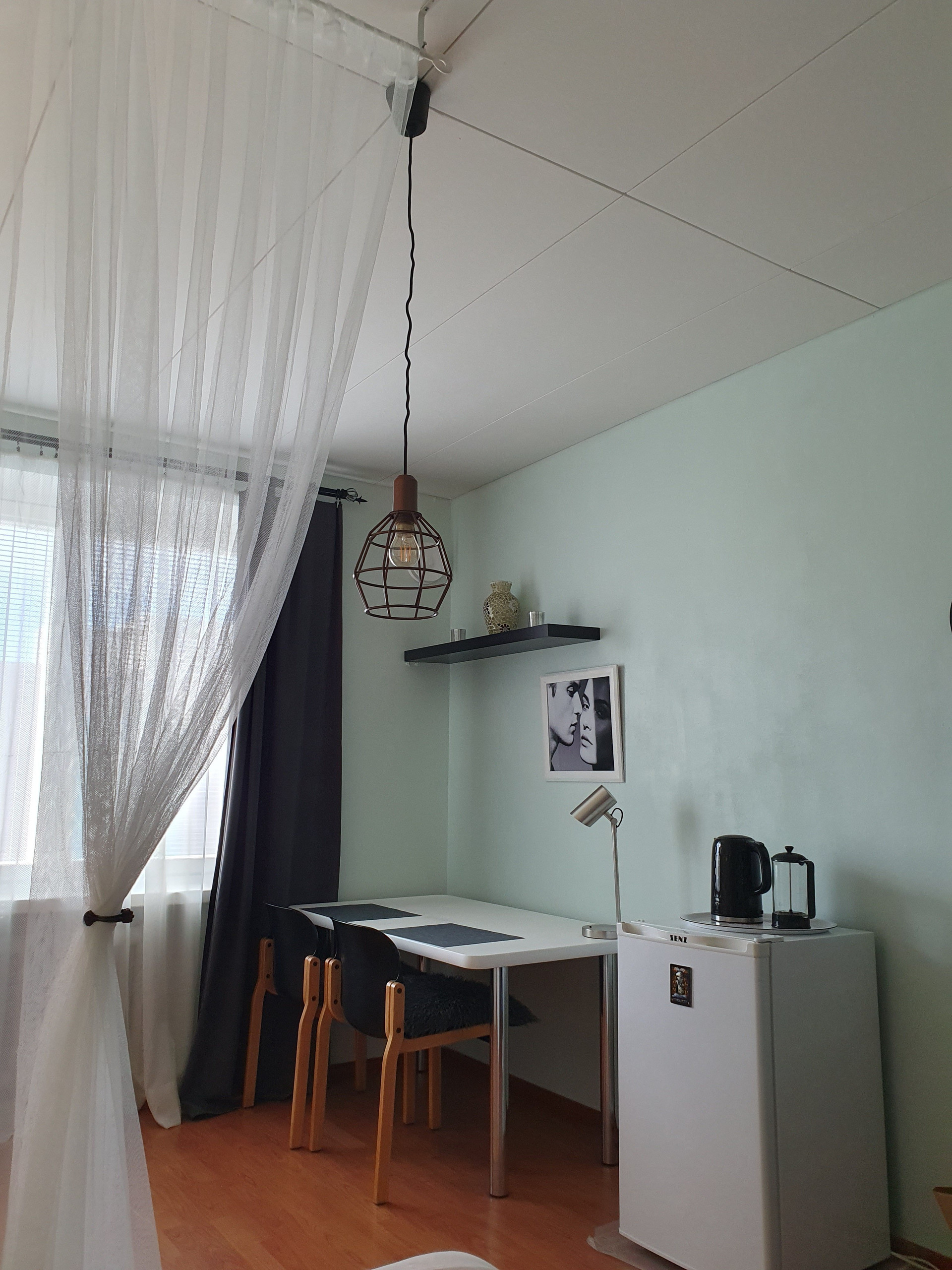 Private Laptop Workspace