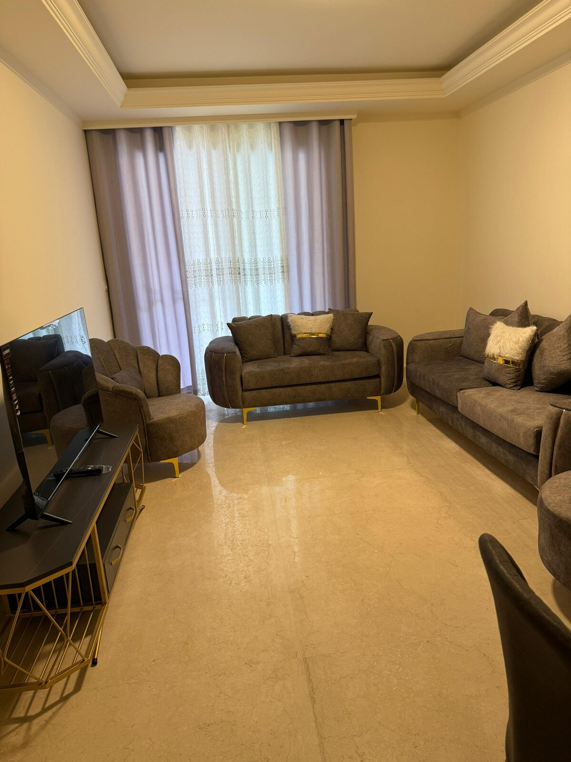 Living room image 2