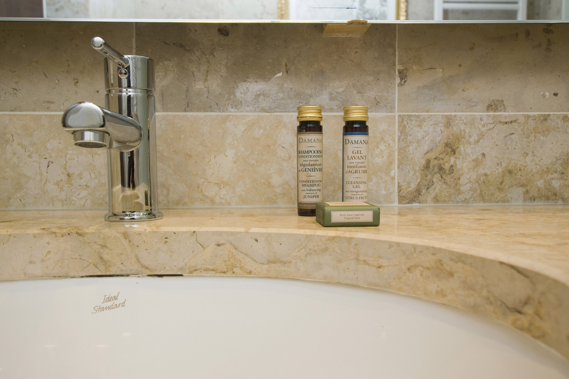 bathroom 1 details