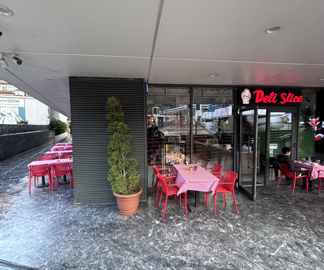 Luxury 1BR Apartment in Benesta Centro with Indoor