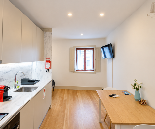 Kitchen and dining table