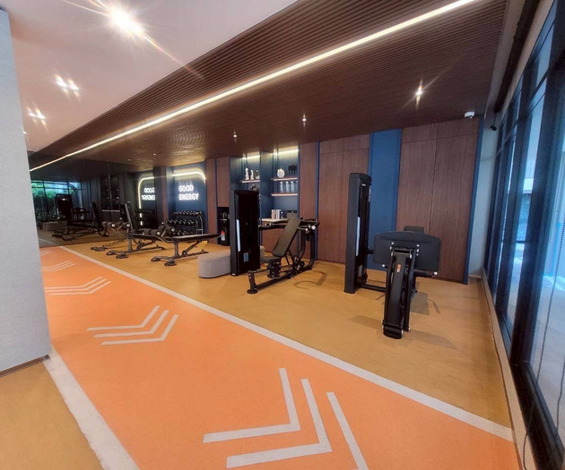 Modern Brand New 2 Bedrooms Condo at quiet corner