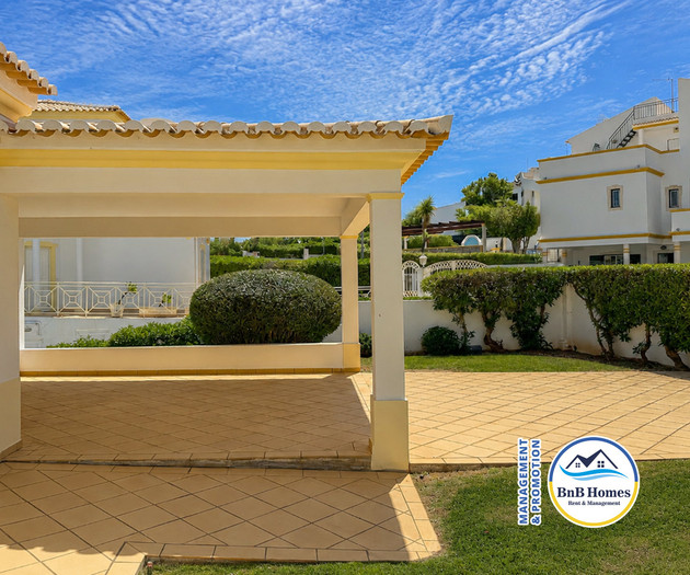 Villa Verde - 4 bedrooms, Marina view, pool & BBQ