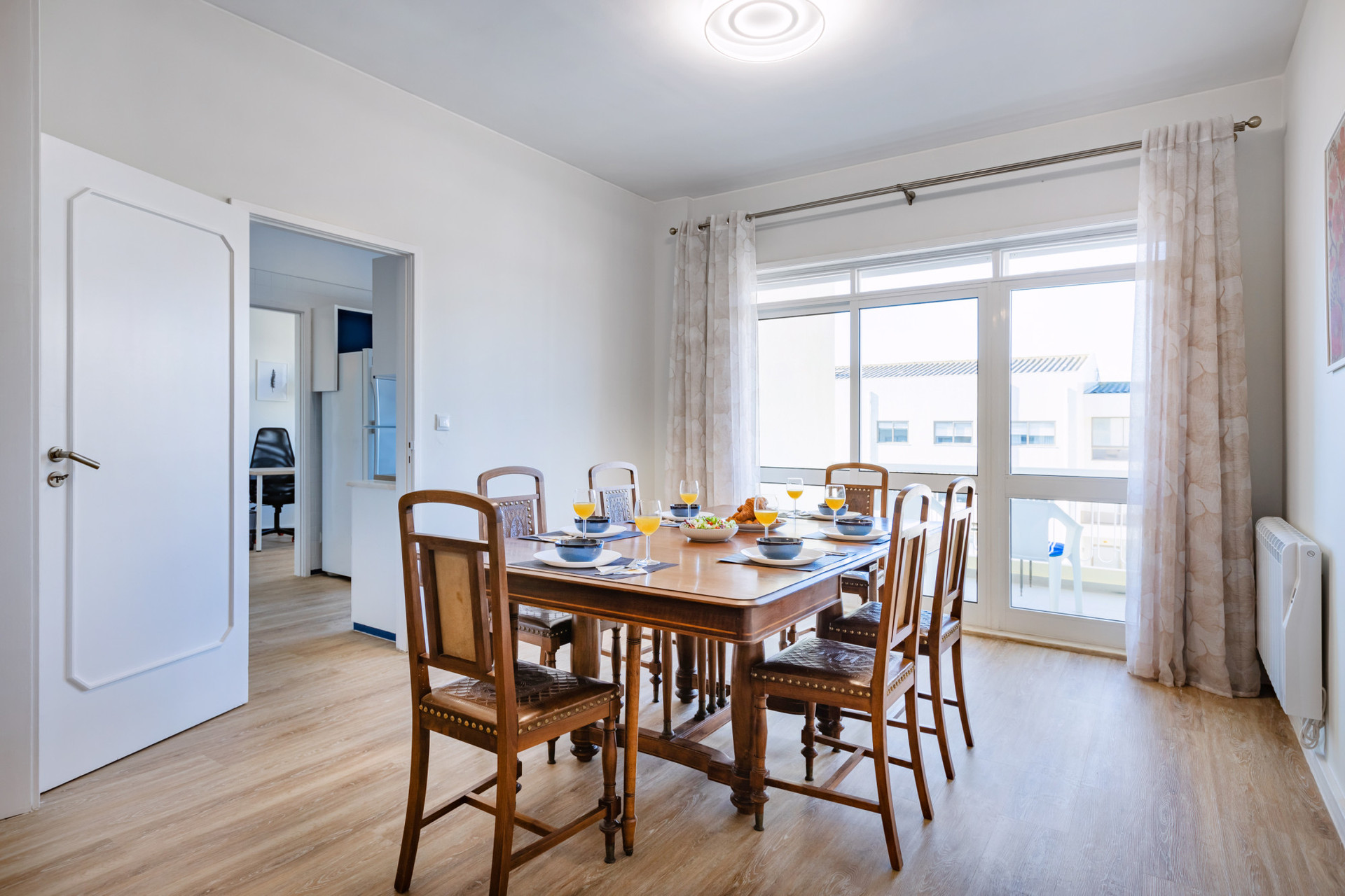 Dining Area with Table for 6