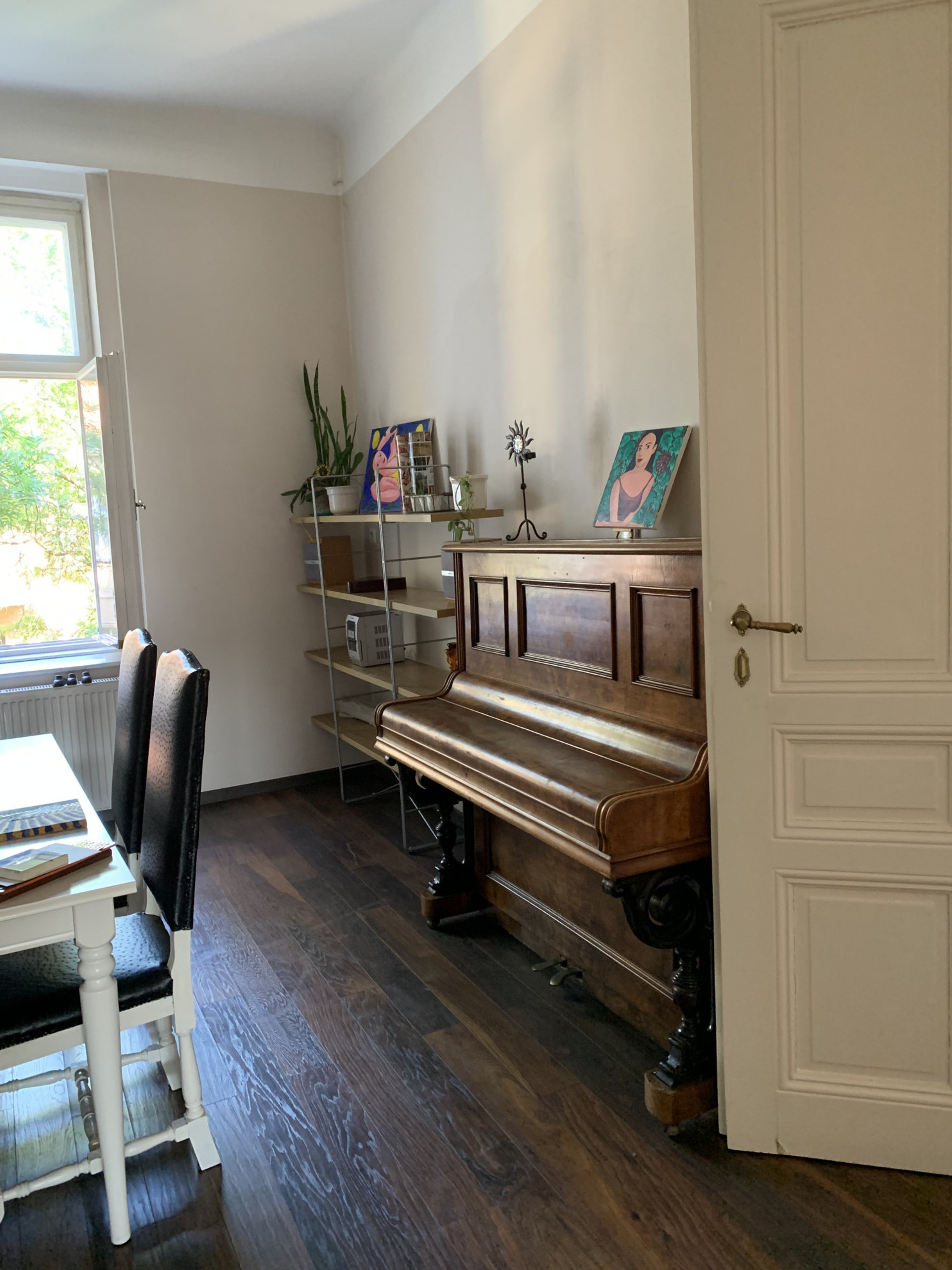 kitchen / eating room