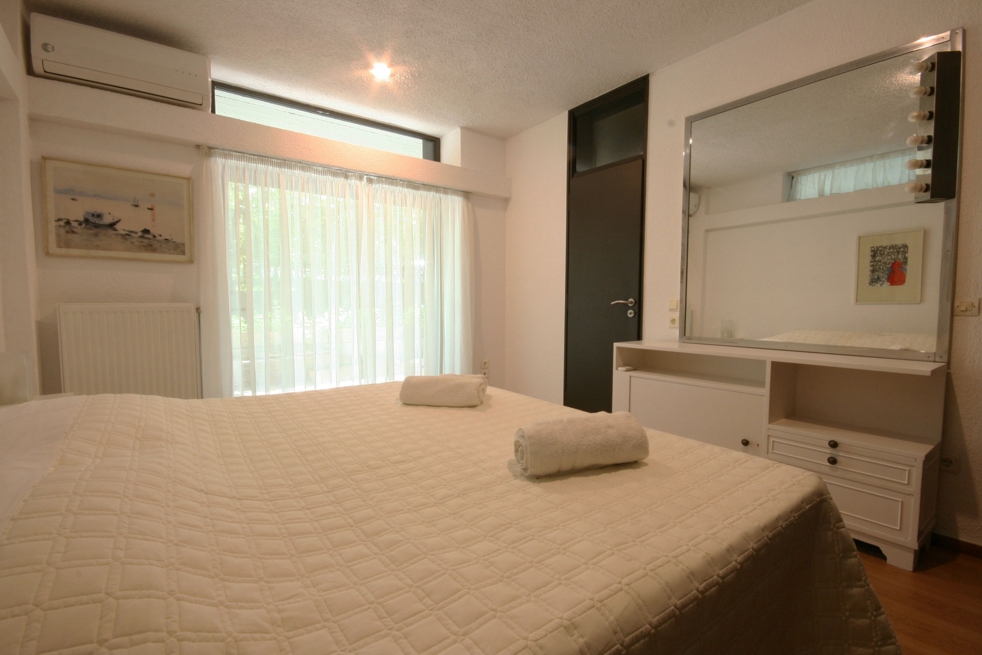 Master (double) bedroom
