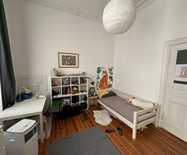 4 room spacious apartment 130 sqm 3 br central
