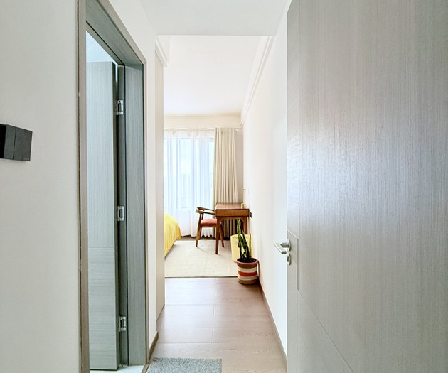 Airy 17th Floor 2BR: City Views, Balcony & Pool