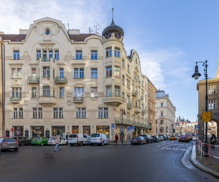 Stylish Old Town Apartment by easyBNB