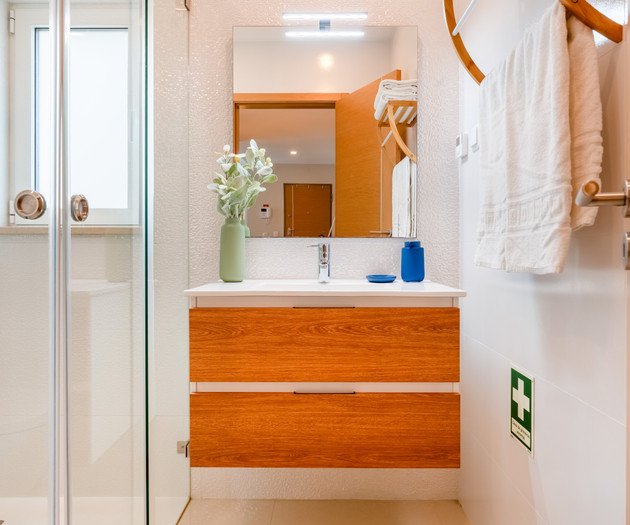 Bathroom vanity with mirror