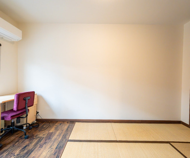 Tatami bedroom with study desk