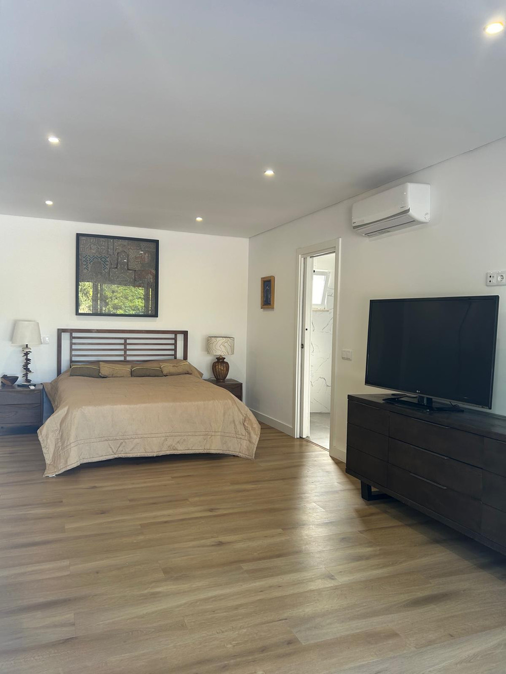 Spacious Self-catering Studio apartment preview
