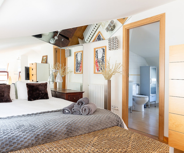 Artistic Duplex with Terrace | 10 min City Center