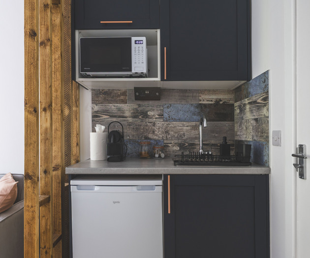 Large Studio flat - Highbury GREAT location 02