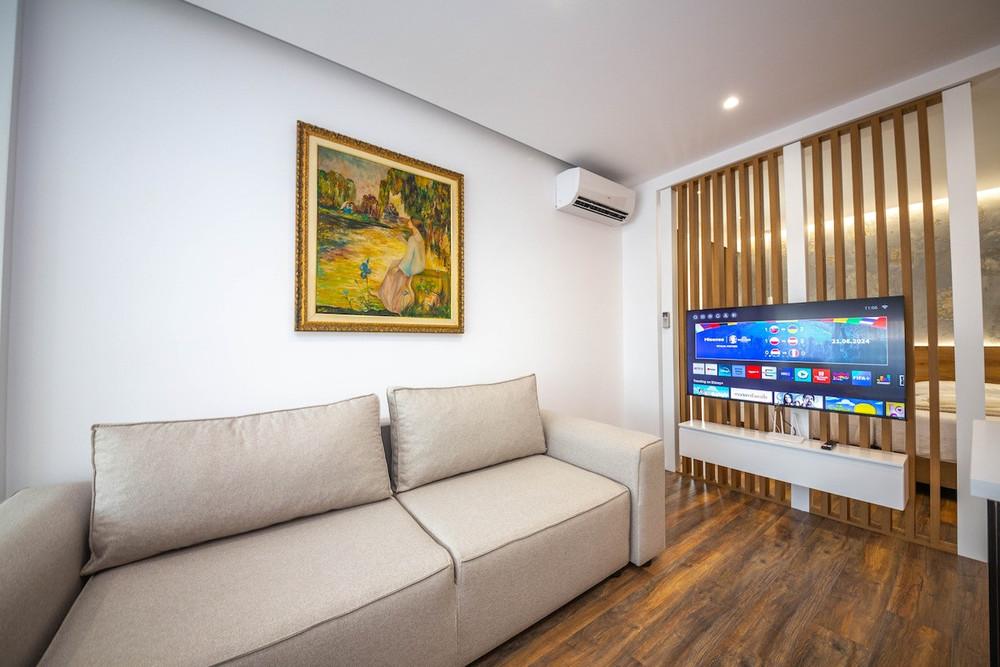 Wilson Square Vip Boutique Studio - Red Room preview