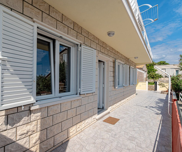 A1 apartment next to the beach, with the sea view