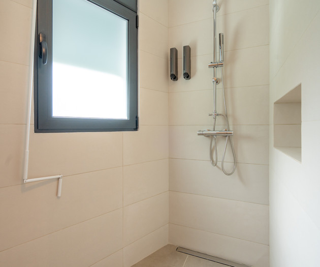 Villa w/ Private Heated Pool, Office, Gym- Madeira