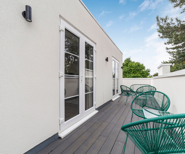 Chic and Classy 2BR Penthouse w/ Parking, 6 Guests