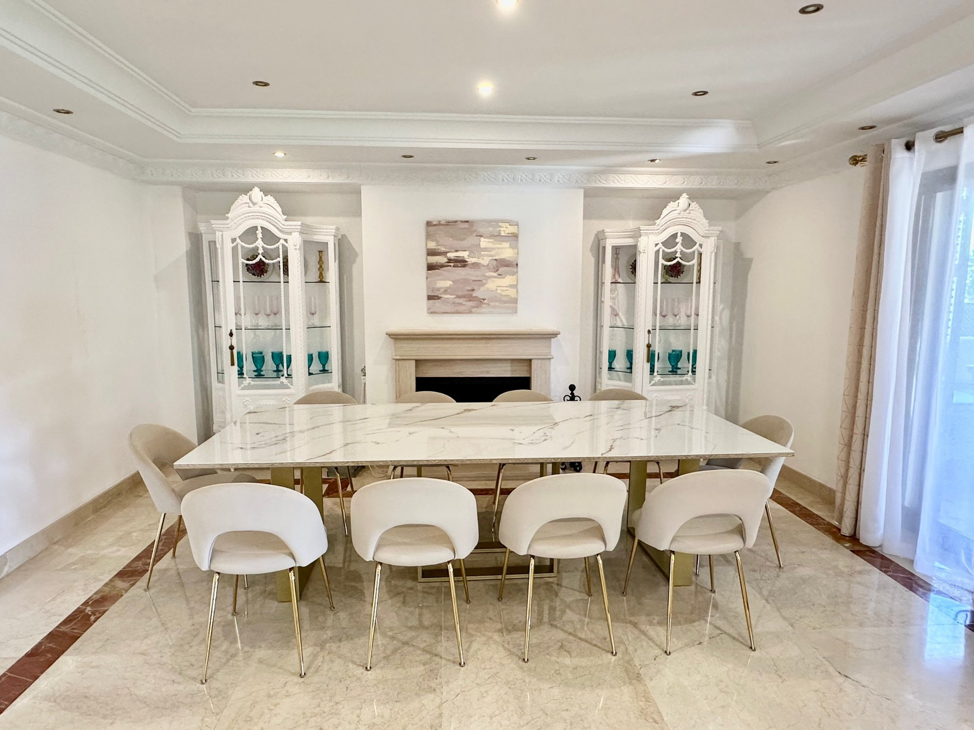 Dining room with display cabinets